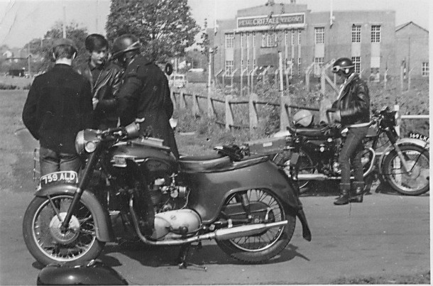 Triumph Thunderbird, London Met. 759ALD