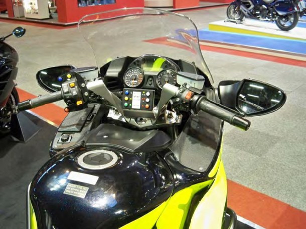 Kawasaki 1400GTR Controls