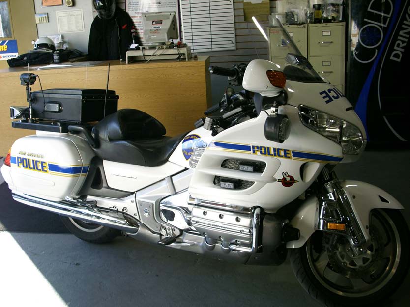 Goldwing police hotsell