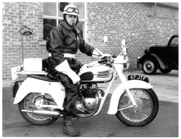 Truimph Speedtwin, Lancashire. White. 47 JTF